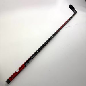 Used Left Red True Catalyst 9X | 85 Flex P28 Curve Grip | Kalynuk | BH205