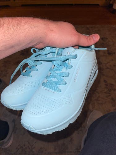 Blue Women's Size M 7.0 (W 8.0) Adult Skechers Arch Fit Shoes (Used)