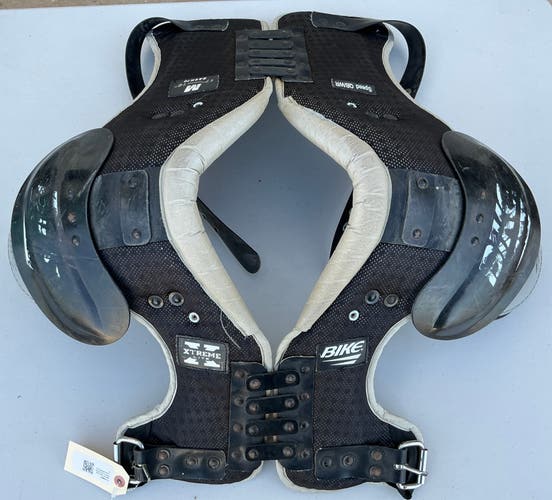 Medium Adult Bike Xtreme Lite Shoulder Pads QB/WR (Used)