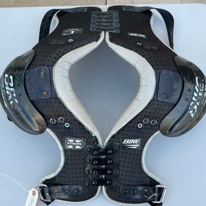 Large Adult Bike Xtreme Lite Shoulder Pads QB/WR (Used)