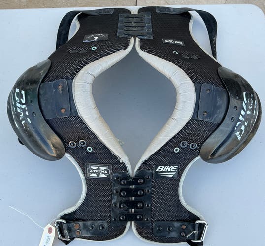 Large Adult Bike Xtreme Lite Shoulder Pads QB/WR (Used)