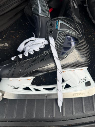 True Pro Custom Hockey Skates Extra Wide Width 11 (Used only twice)