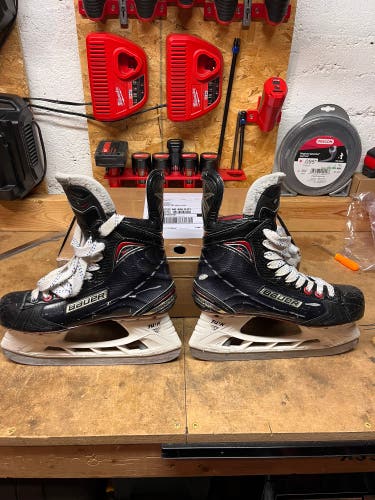 2017 Bauer Vapor X900 Hockey Skates 7.5D (Used)