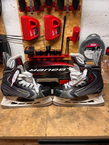2014 Bauer Vapor X90 Hockey Skates Regular Width Size 5 (Used)