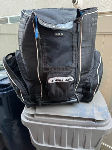 Used True ELITE Sr Hockey Wheeled Black 11851-S000036324