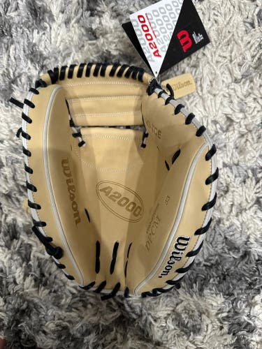 Wilson A2000 RH Catcher's Baseball Glove 33" (New)
