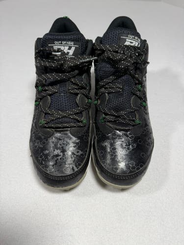 Kid's 4Y (Big Kids / Youth) Under Armour Harper 8 Mid RM (Used)