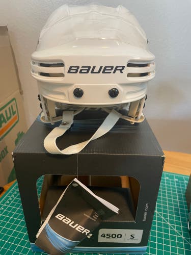 New in Box Small Bauer 4500 Hockey Helmet (New)