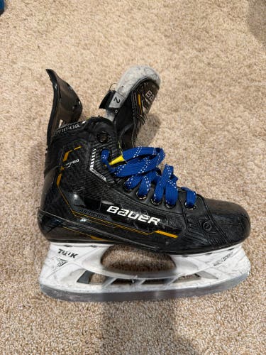 Bauer Supreme M5 Pro Hockey Skates Regular Width Size 2 (Used)
