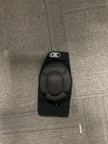 Used DK Knee Pads Black SM 11614-S000232134