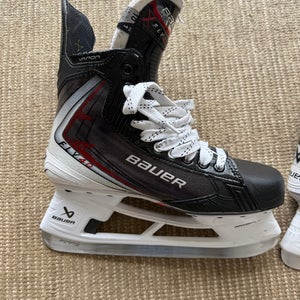 2025 Bauer Vapor Fly40 Hockey Skates 10 (Used)