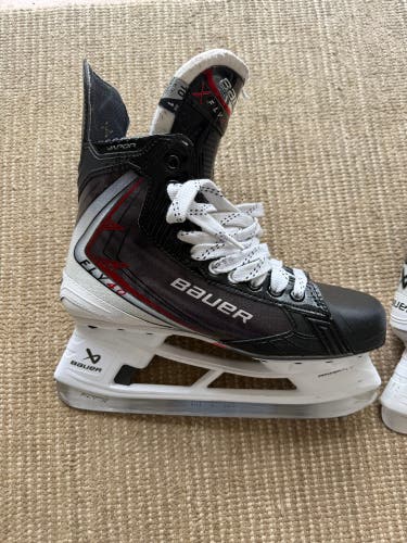 2025 Bauer Vapor Fly40 Hockey Skates 10 (Used)