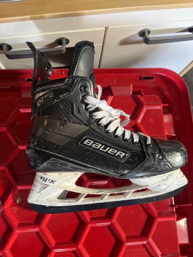 2020 Bauer Supreme Ultrasonic Hockey Skates 9.5 (Used)