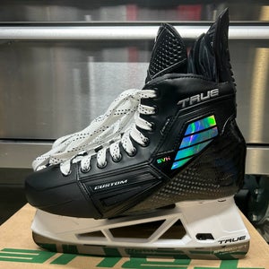 True Custom SVH Pro Skate Size 7 Regular Width (New) NHL Prostock