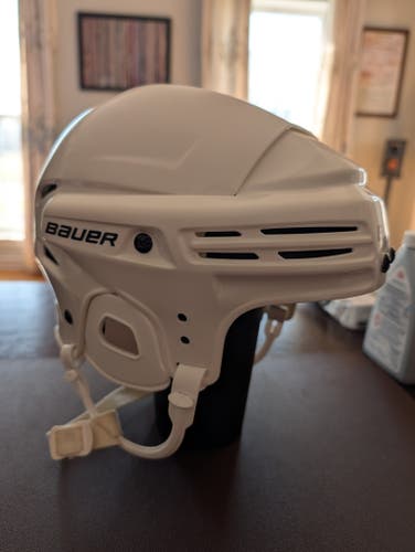 Bauer 2100 Helmet (New) - Lg, White