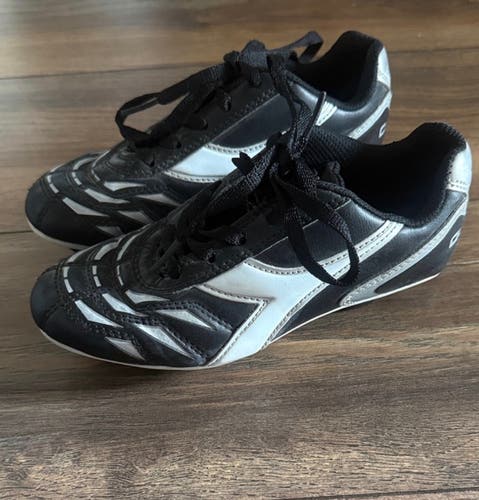 Black Kids 13K (Little Kids) Diadora Cleats (Used)