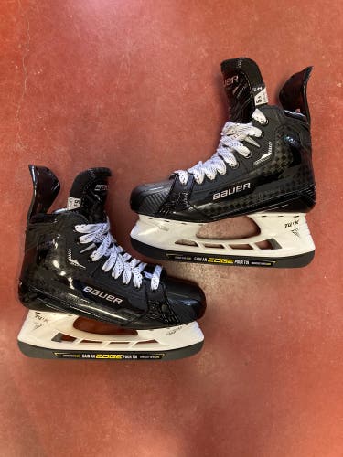 Intermediate Bauer Supreme Mach Hockey Skates | Size 5.5 Fit 2