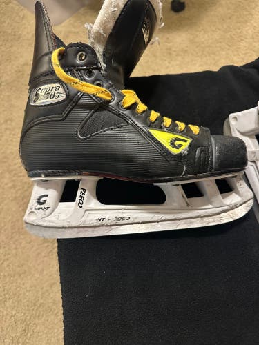 Graf Supra 705 Hockey Skates Regular Width 8 (Used)