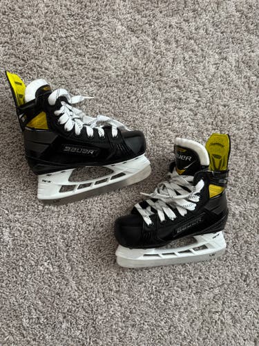 Bauer Supreme 3S Pro Hockey Skates Youth Regular Width 11.5 D LIKE NEW (Worn only twice)