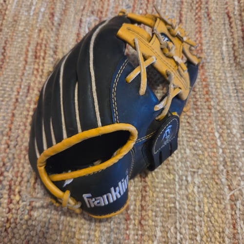 Franklin RH Fieldmaster Baseball Glove 11" Hand Formed Pocket(Used)