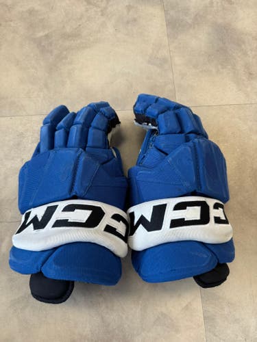 #11 Lucas Mercuri Used CCM HGTKPP Gloves 14" Pro Stock