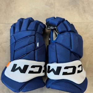 #42 Ethan Samson Used CCM HGTKPP Gloves 15"