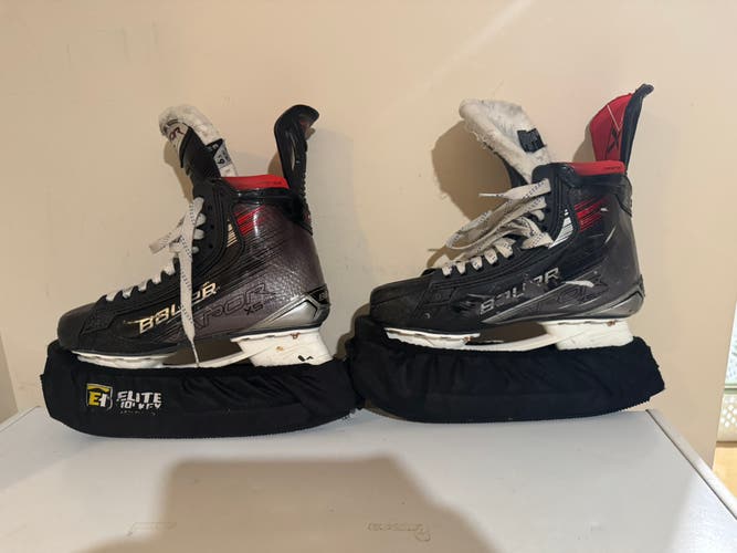 Black/Gray 2023 Bauer Vapor X5 Pro Hockey Skates Wide Width 6.5 (Used)