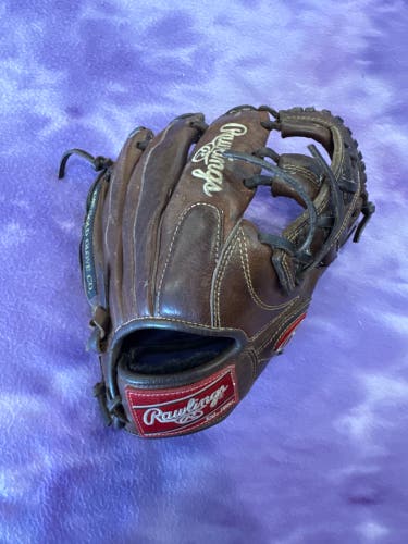 Brown Rawlings Heart of the Hide RH Infield Baseball Glove 11.25" (Used)