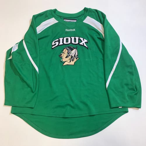 University Of North Dakota Fighting Sioux Custom Reebok Goalie Cut Jersey *Read Full Description*