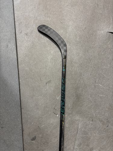Bauer Twitch – Right Handed | P92 | 50 Flex