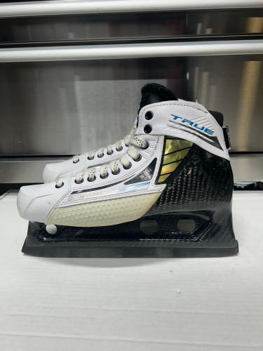 True Custom SVH One Piece Pro Goalie Skate Size 9 Regular Width (Used) NCAA Prostock