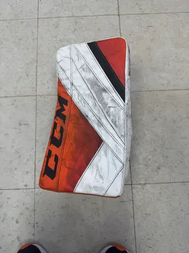 CCM EFlex 5 Regular Pro Stock Blocker (Used)