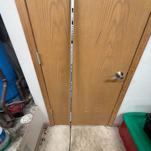 Senior Easton Original Synergy Left Hand Hockey Stick 100 Flex (Used)