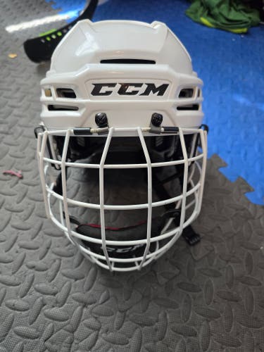 Medium CCM Tacks 910 Helmet (Used)