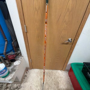 Senior Easton Synergy Si-Core Right Handed Hockey Stick 100 Flex (Used)
