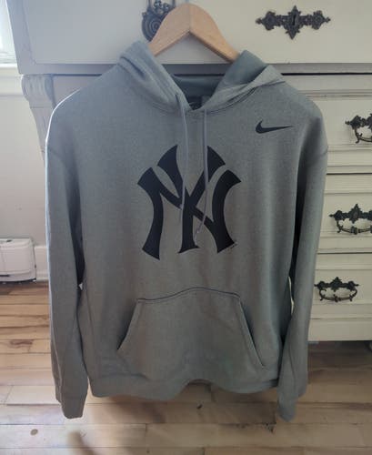Men's Nike New York Yankees Hoodie (Gray - Medium)
