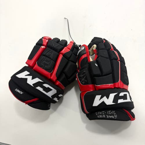 RARE Seth Jones Game Used and Signed Chicago Blackhawks CCM HGCL Gloves | 15" | BH275