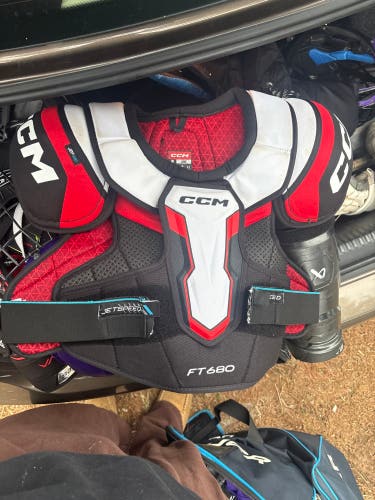 Large CCM JetSpeed FT4 Pro Goalie Chest Protector (Used)