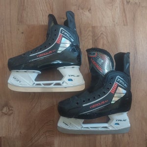True HZRDUS 5x Hockey Skates Regular Width Size 4 (Used)