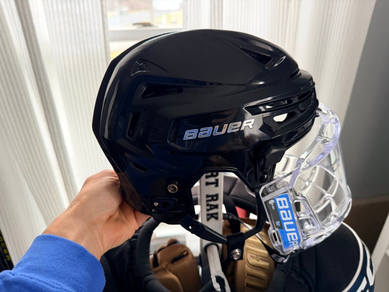 Small Bauer Re-Akt 155 Helmet (Used)