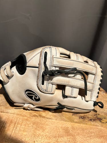 2024 Rawlings Liberty Advanced RH Outfield Softball Glove 13" (Used)