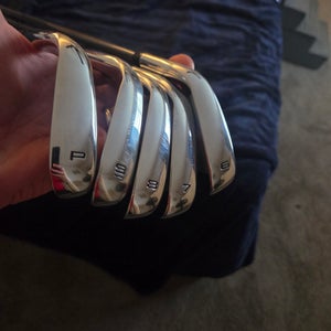 Men's 2025 Callaway Elyte X Right Handed Iron Set Regular Flex Graphite Shaft (Used)