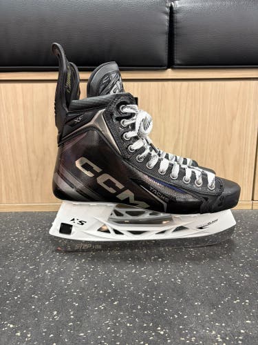 CCM Tacks XF 9.5 Tapered Hockey Skates (lightly used)