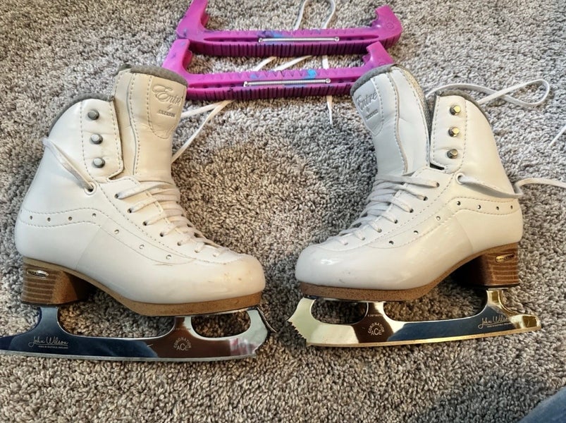 Jackson Ultima Figure Skates 1.5W Coronation blades