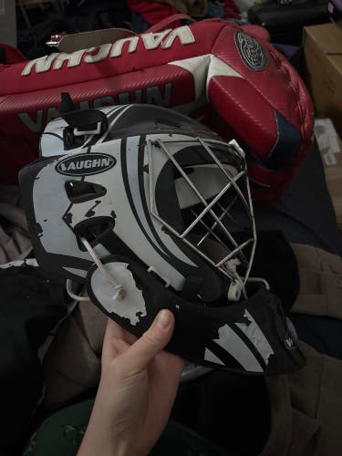 Senior Large Vaughn Goalie Mask (Used)