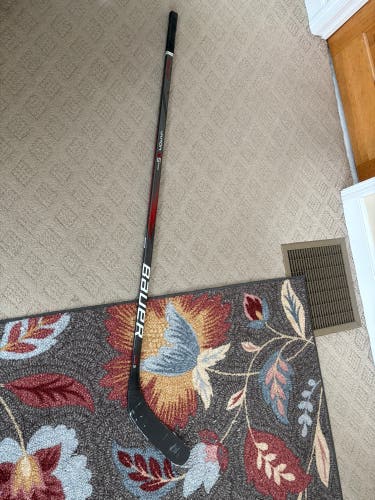 Senior Bauer Vapor X5 Pro Left Hand Hockey Stick 77 Flex (Used)