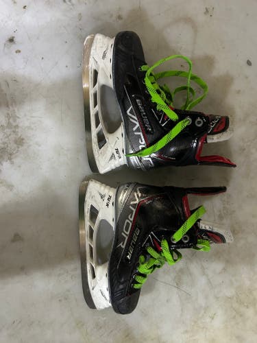 Bauer LTX Pro+ Hockey Skates Regular Width Size 2.5 (Used)