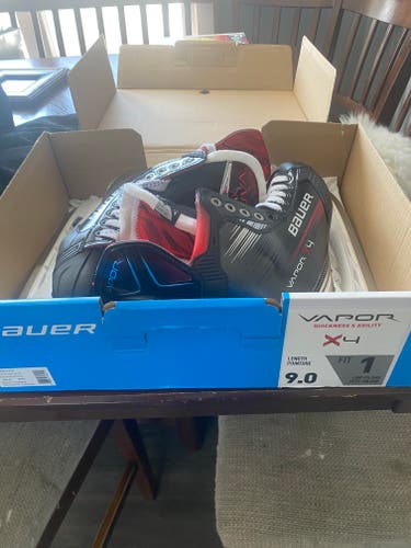 Black 2023 Bauer Vapor X4 Hockey Skates Regular Width (New)