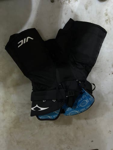 Medium Junior Vic Hockey Pants (New)