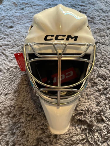 New Senior 2024 CCM AXIS XF Goalie Mask.